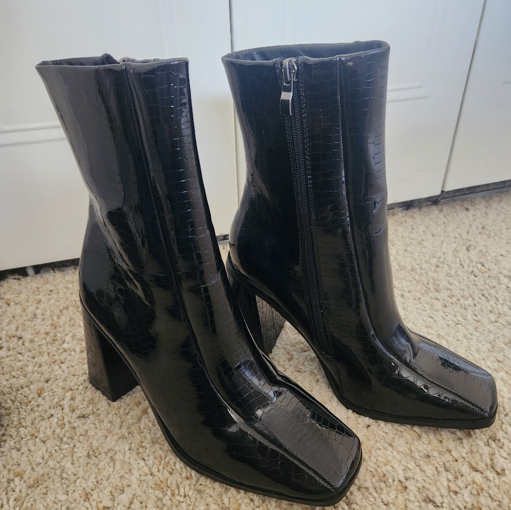 Nasty Gal Faux Patent Leather Crocodile Skin Square Toe Flare Heel Boots Black